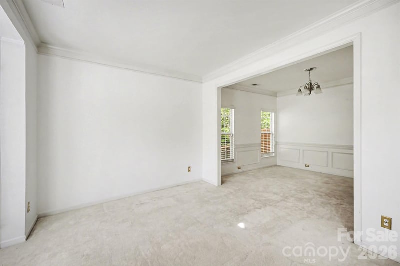 11647 Northwoods Forest Dr, Charlotte, NC 28214