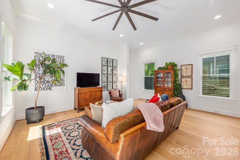 313 Solomon St, Charlotte, NC 28216