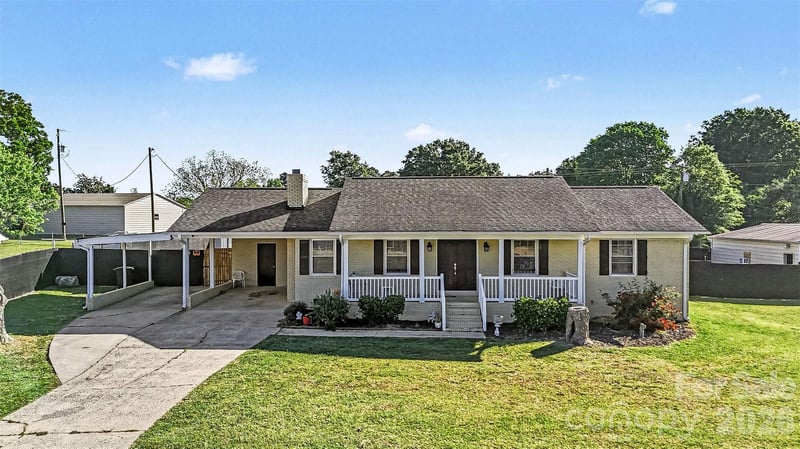 1087 Greenbriar Dr, Lancaster, SC 29720