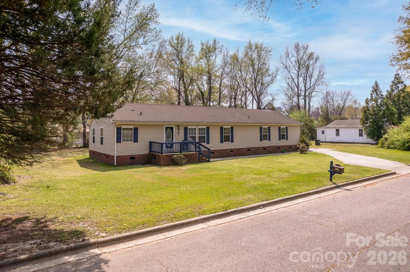 210 Pierce St #4, Warsaw, NC 28398