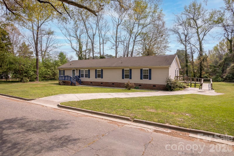 210 Pierce St #4, Warsaw, NC 28398