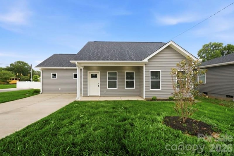 3800 Freedom Dr, Charlotte, NC 28208