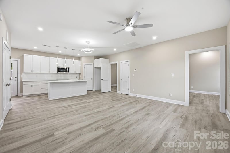 3800 Freedom Dr, Charlotte, NC 28208