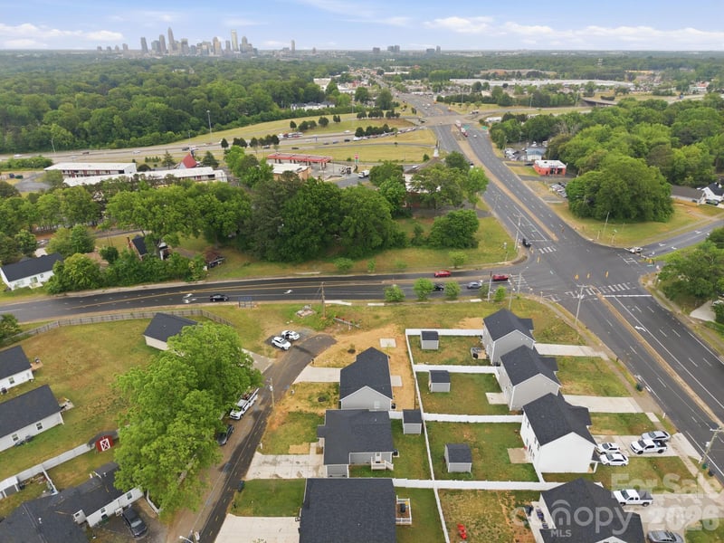3800 Freedom Dr, Charlotte, NC 28208