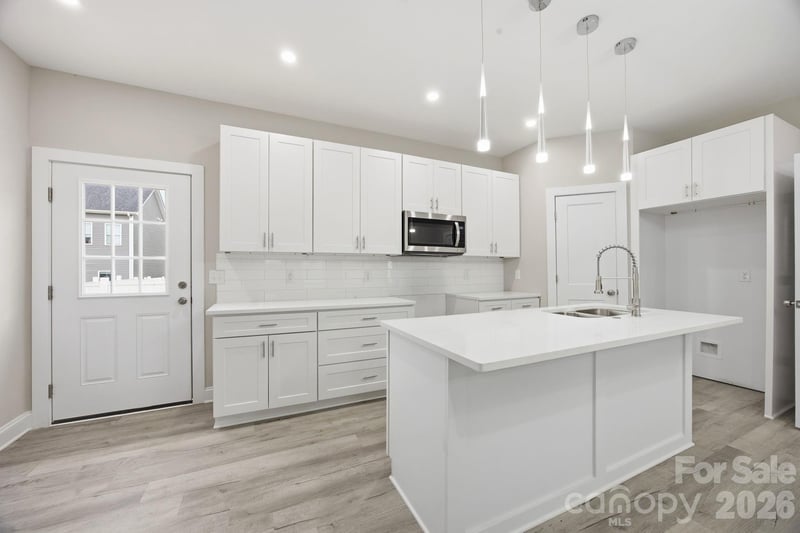 3800 Freedom Dr, Charlotte, NC 28208
