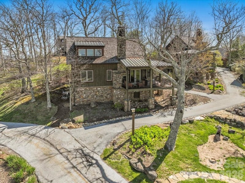 9 Hawks Ledge Trl, Burnsville, NC 28714