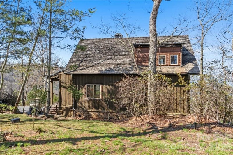 9 Hawks Ledge Trl, Burnsville, NC 28714