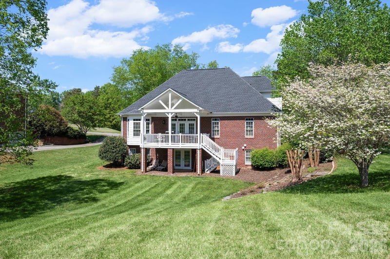 531 Oak Valley Blvd, Advance, NC 27006