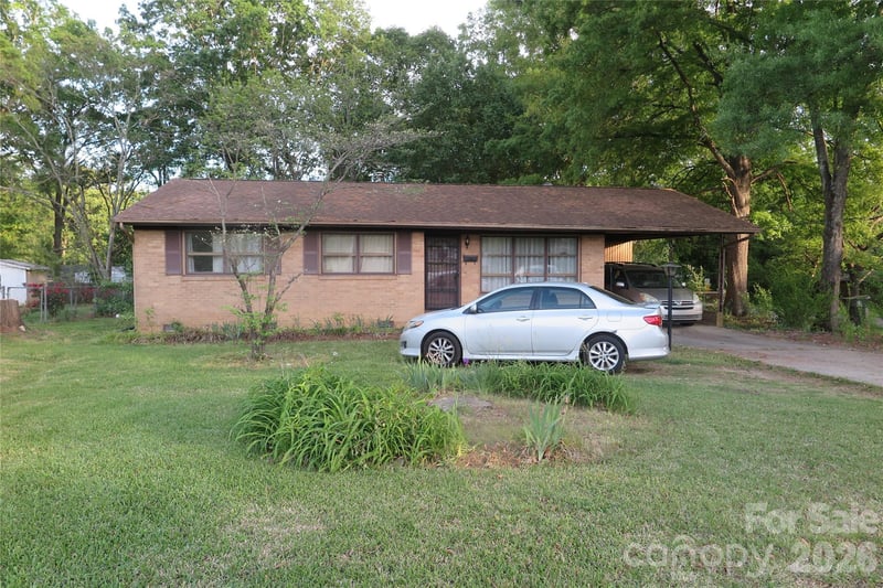 419 Church St, Lowell, NC 28098