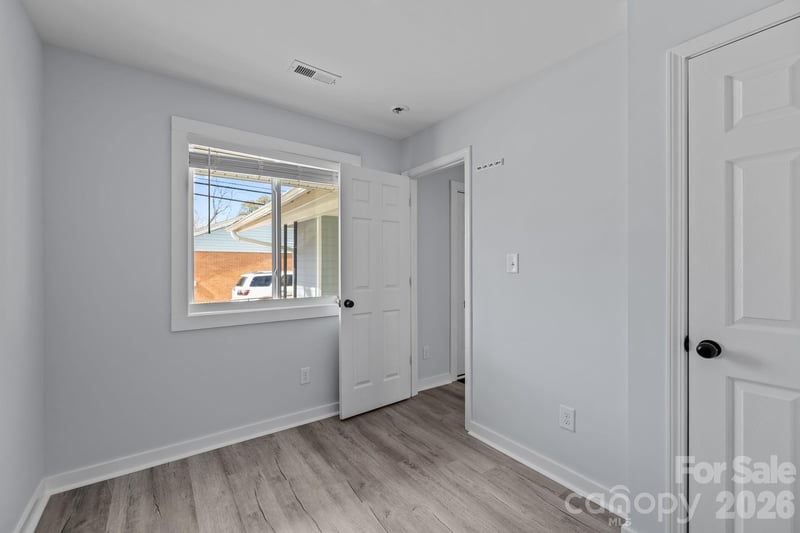 1008 Clanton Rd, Charlotte, NC 28217