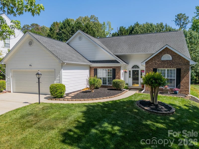 2810 Patten Hill Dr, Matthews, NC 28105