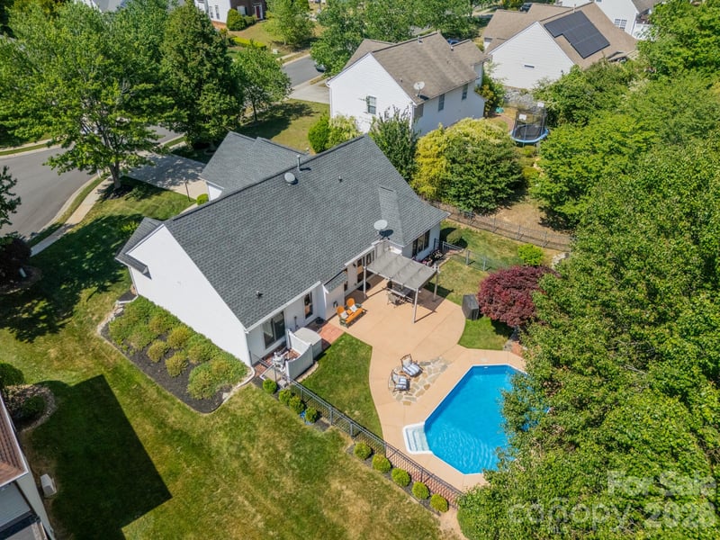 2810 Patten Hill Dr, Matthews, NC 28105