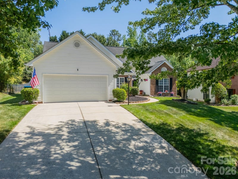 2810 Patten Hill Dr, Matthews, NC 28105
