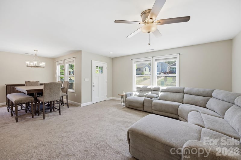 9 Half Moon Dr, Swannanoa, NC 28778