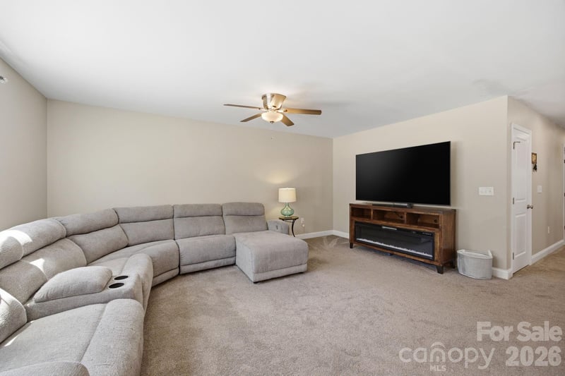 9 Half Moon Dr, Swannanoa, NC 28778