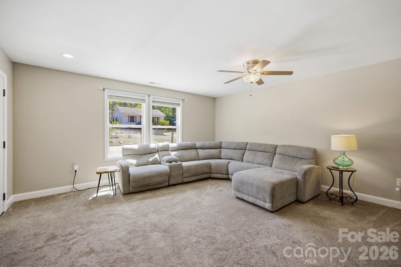 9 Half Moon Dr, Swannanoa, NC 28778