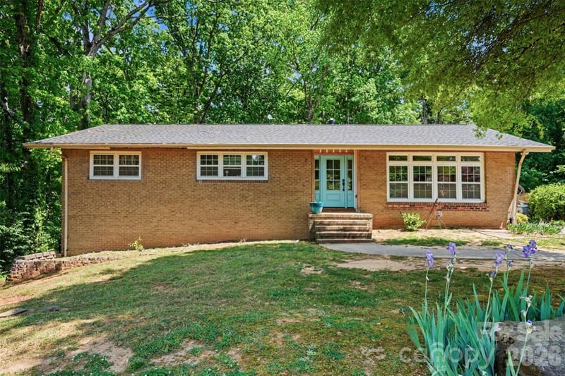 6913 Folger Dr, Charlotte, NC 28270