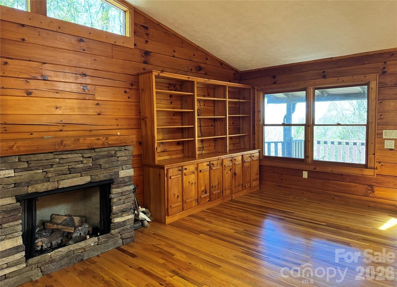 1618 Walnut Creek Rd, Waynesville, NC 28786