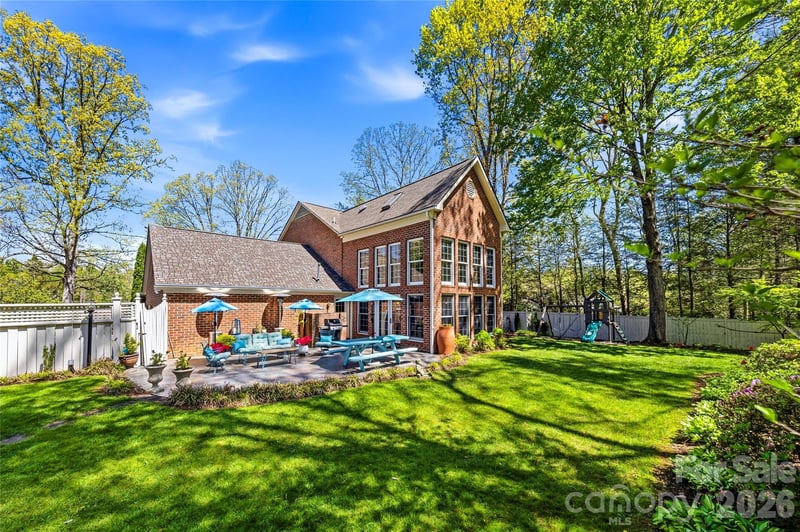 1218 Everette Pl, Hendersonville, NC 28791