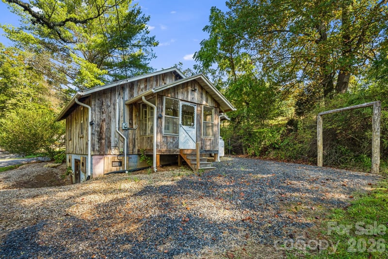 456 Maney Branch Rd, Burnsville, NC 28714
