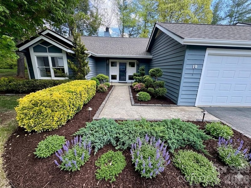 10 Laurel Place Dr, Asheville, NC 28803
