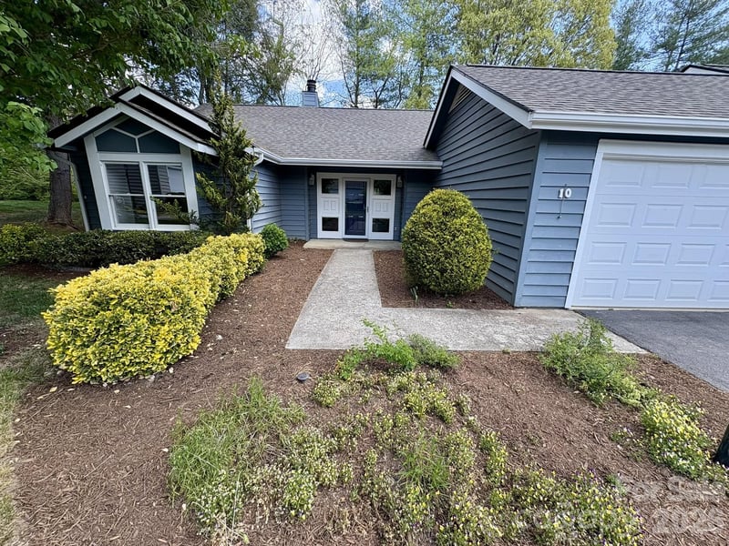 10 Laurel Place Dr, Asheville, NC 28803