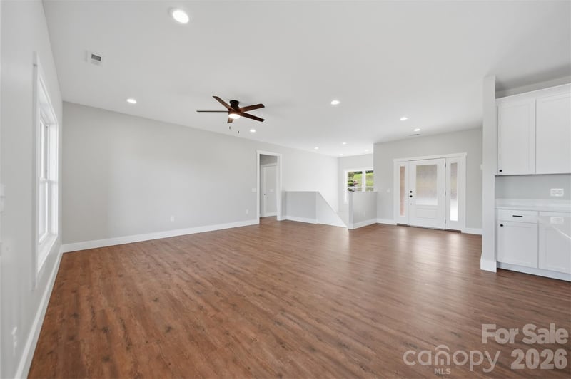 426 Huntington Woods St, Lenoir, NC 28645