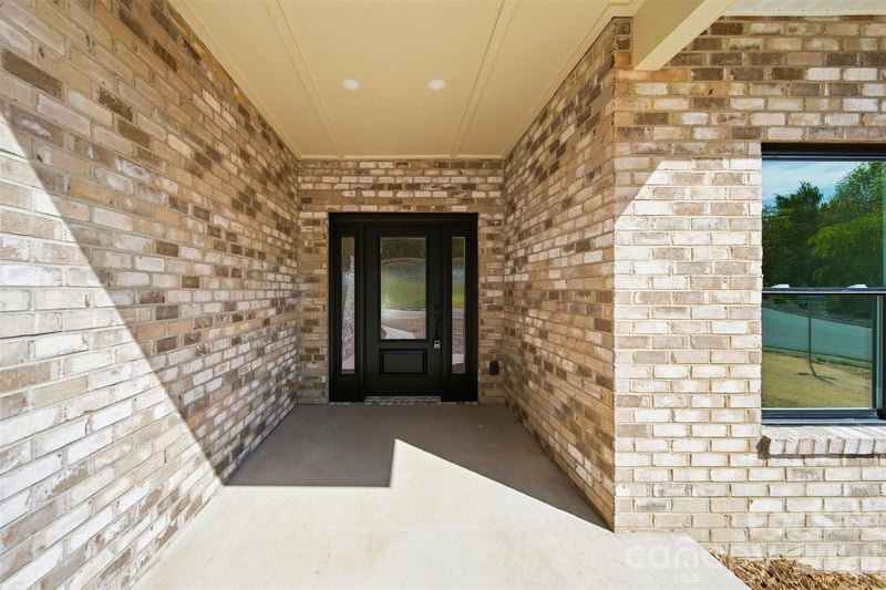 426 Huntington Woods St, Lenoir, NC 28645