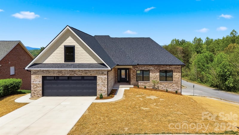 426 Huntington Woods St, Lenoir, NC 28645