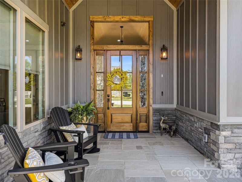 400 Samuel Dr, Mills River, NC 28759