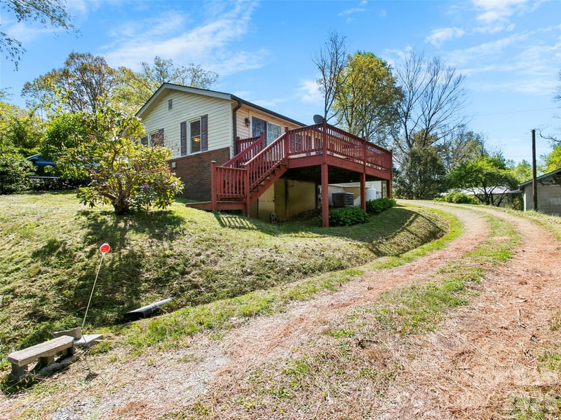 203 Dundee St, Hendersonville, NC 28791