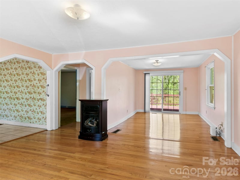 203 Dundee St, Hendersonville, NC 28791
