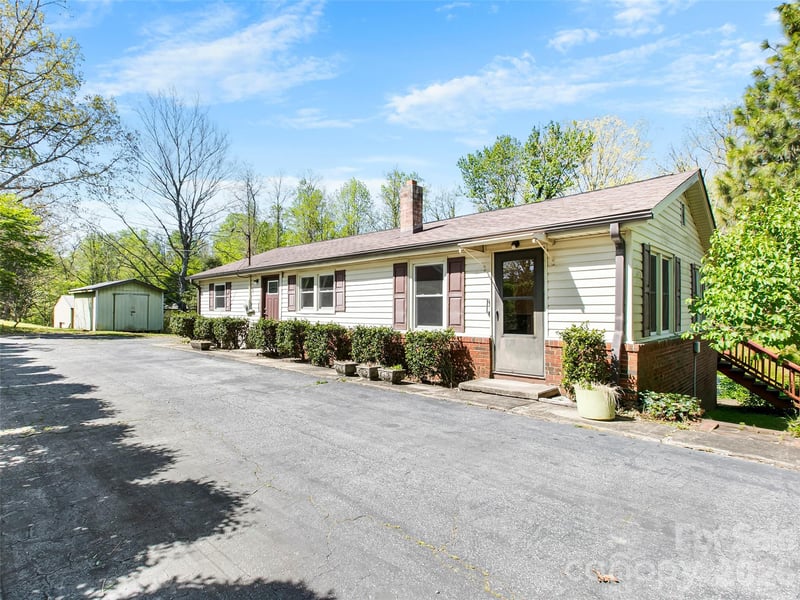 203 Dundee St, Hendersonville, NC 28791