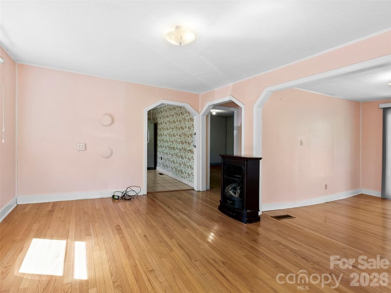 203 Dundee St, Hendersonville, NC 28791