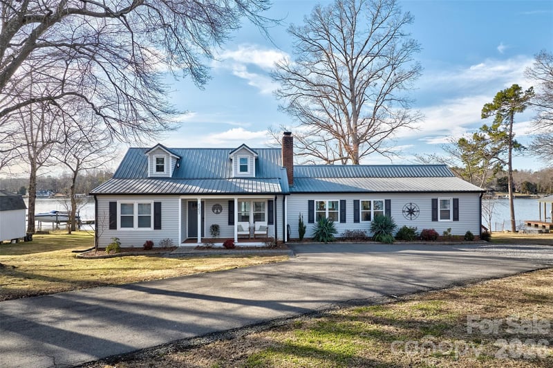 4353 Duck Haven Ln, Lake Wylie, SC 29710