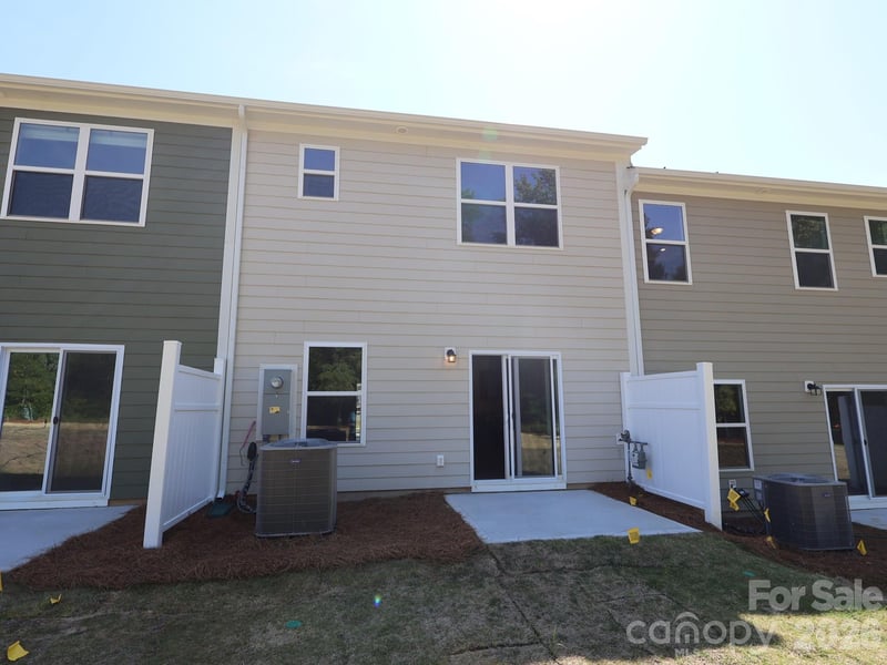 3135 Lilac Grove Dr, Charlotte, NC 28269