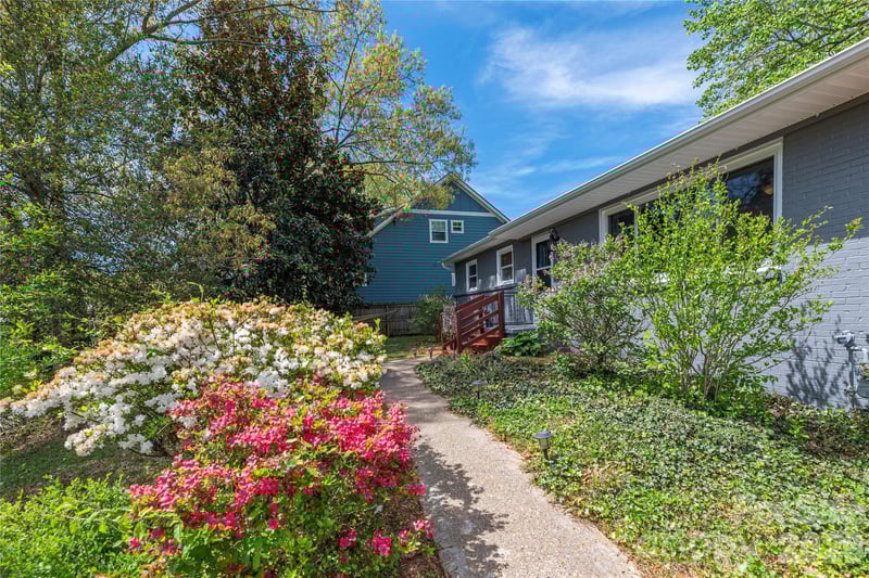 159 Sand Hill Rd, Asheville, NC 28806