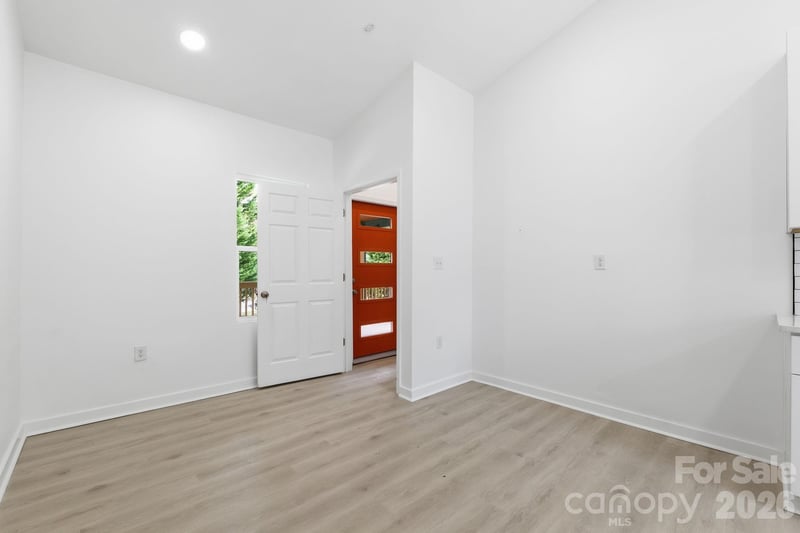 501 Friendship Dr, Matthews, NC 28105