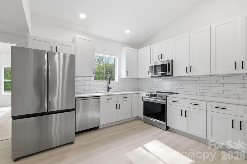 501 Friendship Dr, Matthews, NC 28105