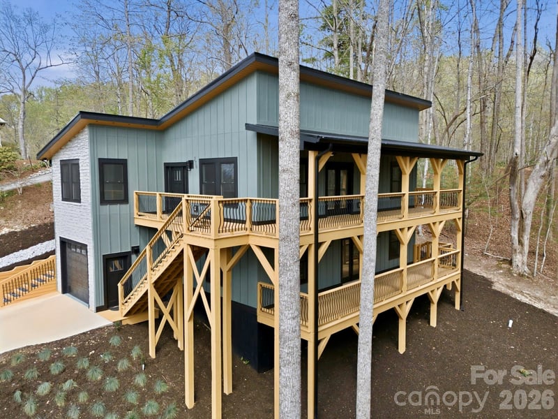 276 Coopers Dr, Hendersonville, NC 28739