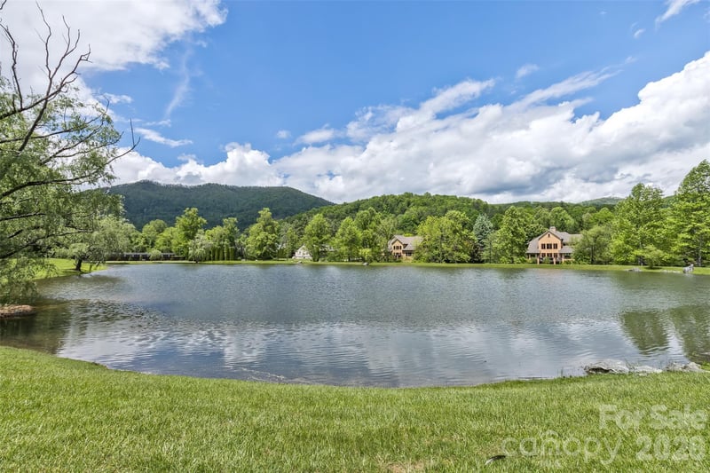 25 Windsong Dr, Fairview, NC 28730