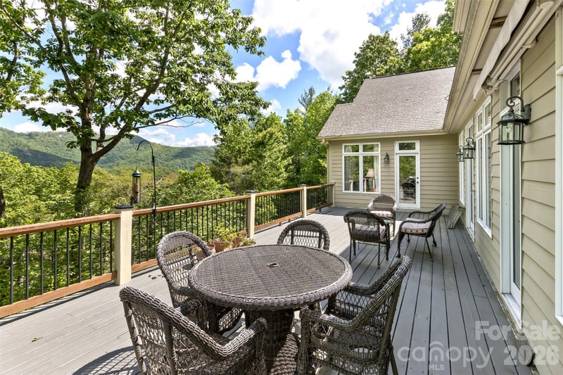 25 Windsong Dr, Fairview, NC 28730