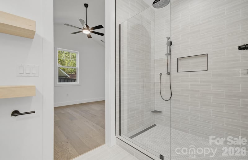615 Allen St, Hendersonville, NC 28739