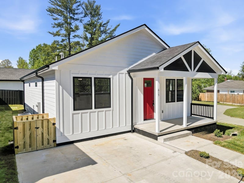 615 Allen St, Hendersonville, NC 28739