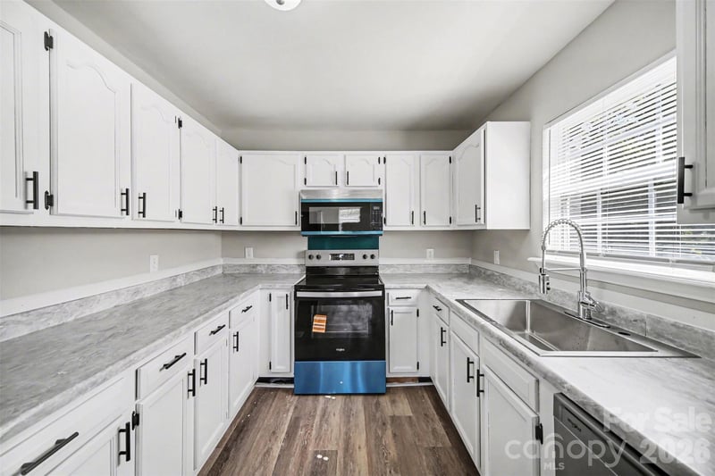 2612 Dundeen St #8, Charlotte, NC 28216