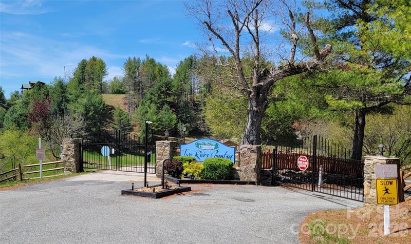 Miriam Way, Piney Creek, NC 28663
