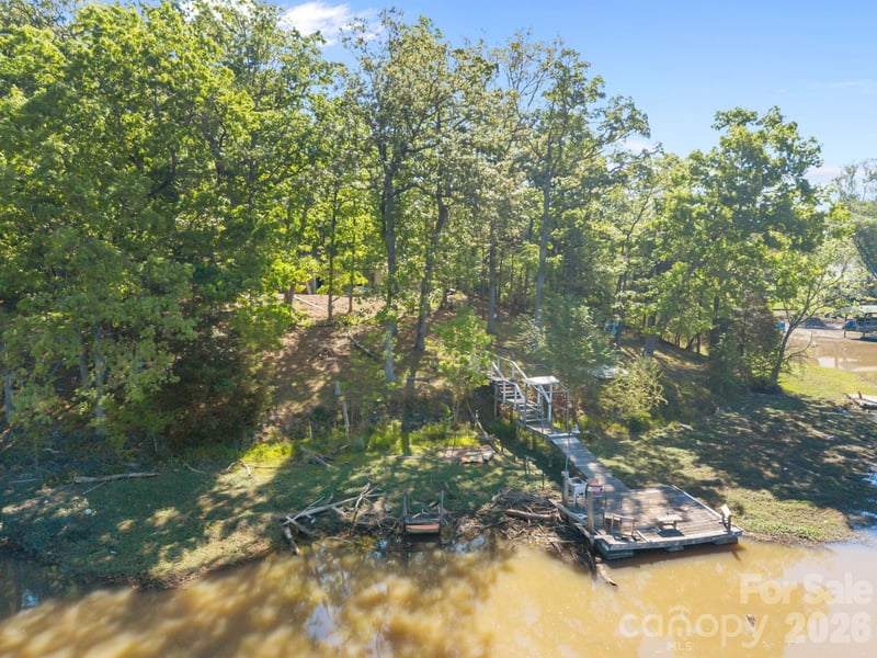 405 Carroll Cv, Lake Wylie, SC 29710