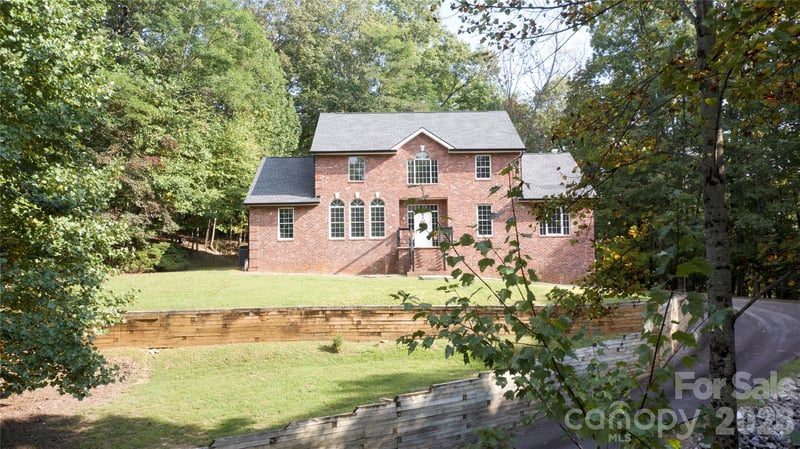 1064 Skye Dr, Pisgah Forest, NC 28768