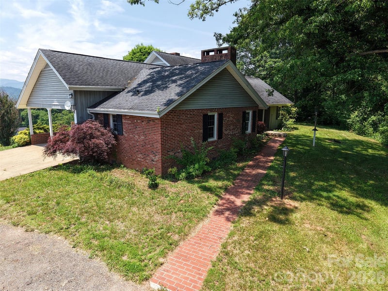 80 Gobblers Knob Dr, Clyde, NC 28721