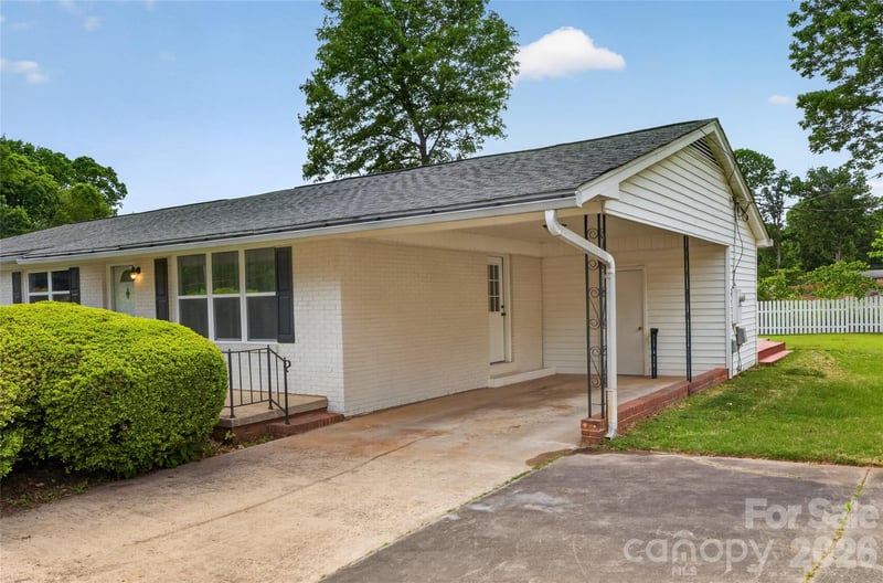 4429 Dawnwood Dr, Gastonia, NC 28056